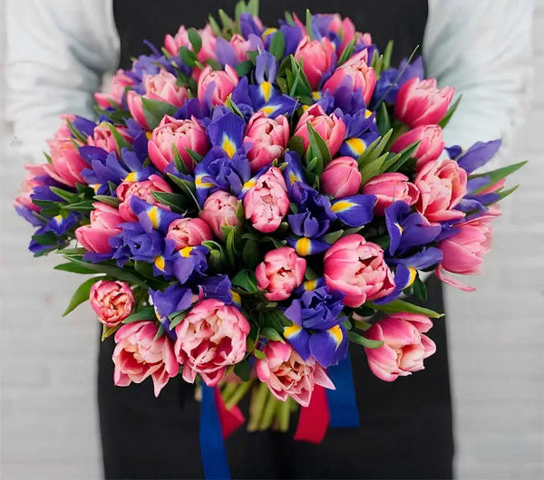 Ramo Funerario Elegante de Tulipanes y Lirios – Entrega en Tanatorios de Madrid